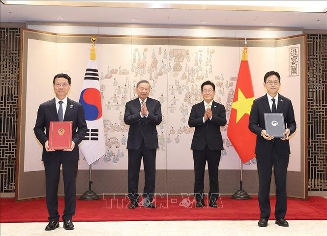 Bộ KH&CN Việt Nam với Bộ Khoa học, CNTT và Truyền thông Hàn Quốc hợp tác khoa học công nghệ