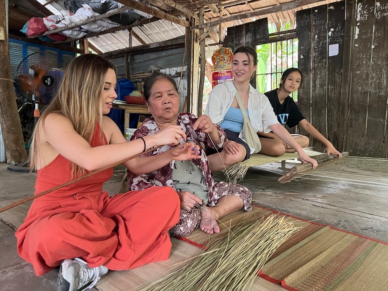 Phát huy sức mạnh nhân dân trong công tác đối ngoại