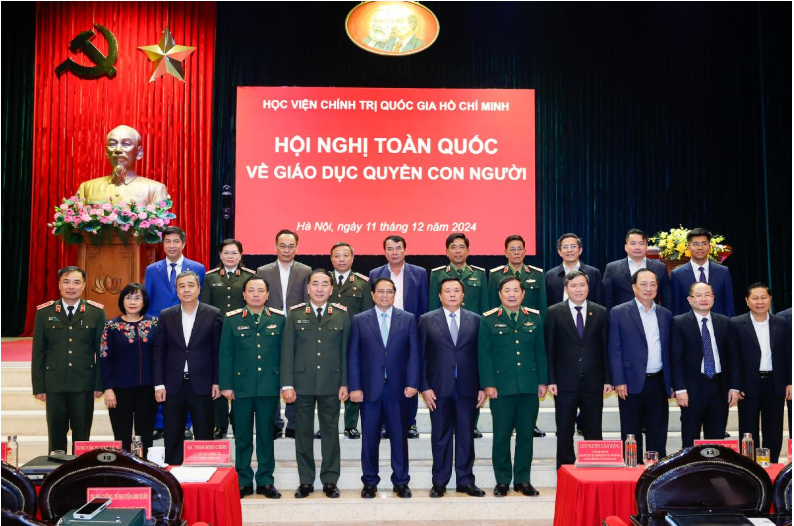 Thúc đẩy chính sách giáo dục quyền con người