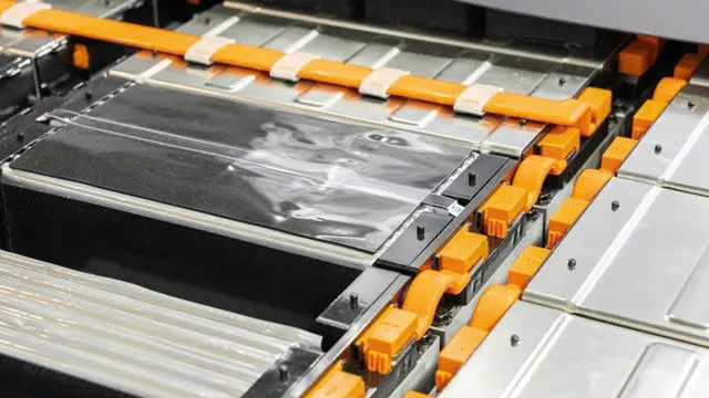 Nâng cao tuổi thọ pin xe điện lên 7 lần nhờ cực dương lithium siêu mỏng