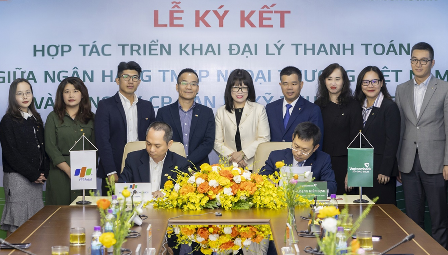 FPT Retail hợp tác cùng Vietcombank triển khai mô hình đại lý thanh toán