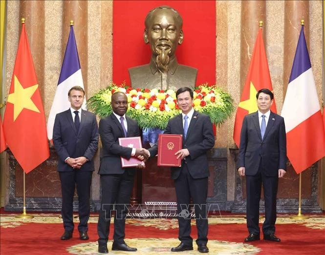 Việt Nam - Pháp hợp tác về KHCN, ĐMST, số hoá và năng lượng hạt nhân
