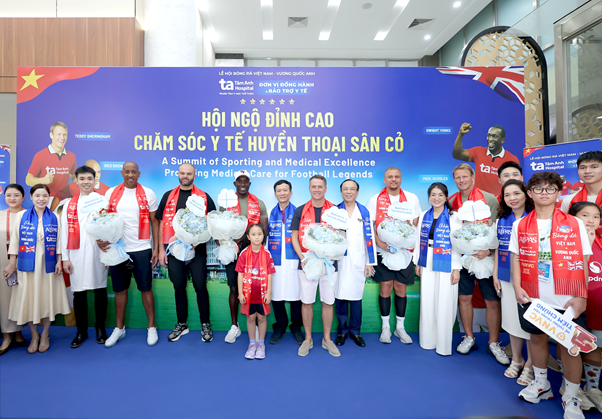 BVĐK Tâm Anh đón các huyền thoại Ngoại hạng Anh trải nghiệm công nghệ y học thể thao chuyên sâu