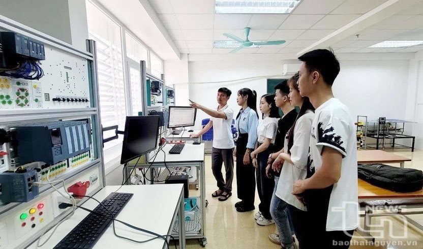 Vai trò của quan hệ công chúng nhằm xây dựng, thúc đẩy văn hóa doanh nghiệp tích cực trong trường đại học