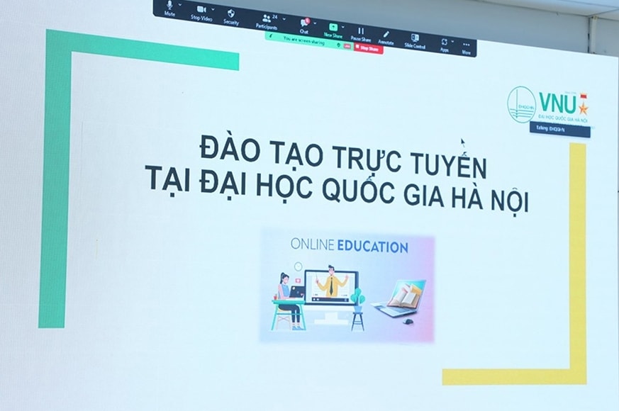 Sinh viên Đại học Quốc gia Hà Nội sẽ học về công nghệ số và trí tuệ nhân tạo từ năm nhất
