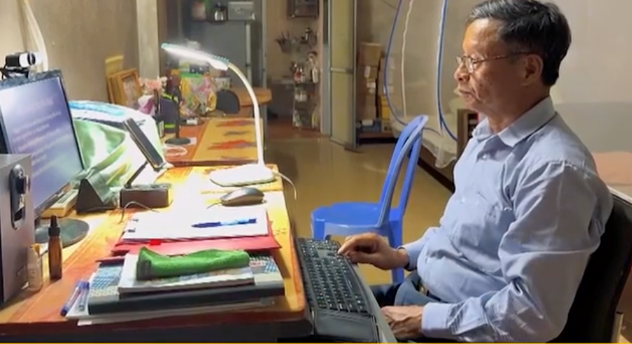 Người cao tuổi “chạm tay” vào thế giới số - Tuổi già không có nghĩa là đứng ngoài cuộc cách mạng số