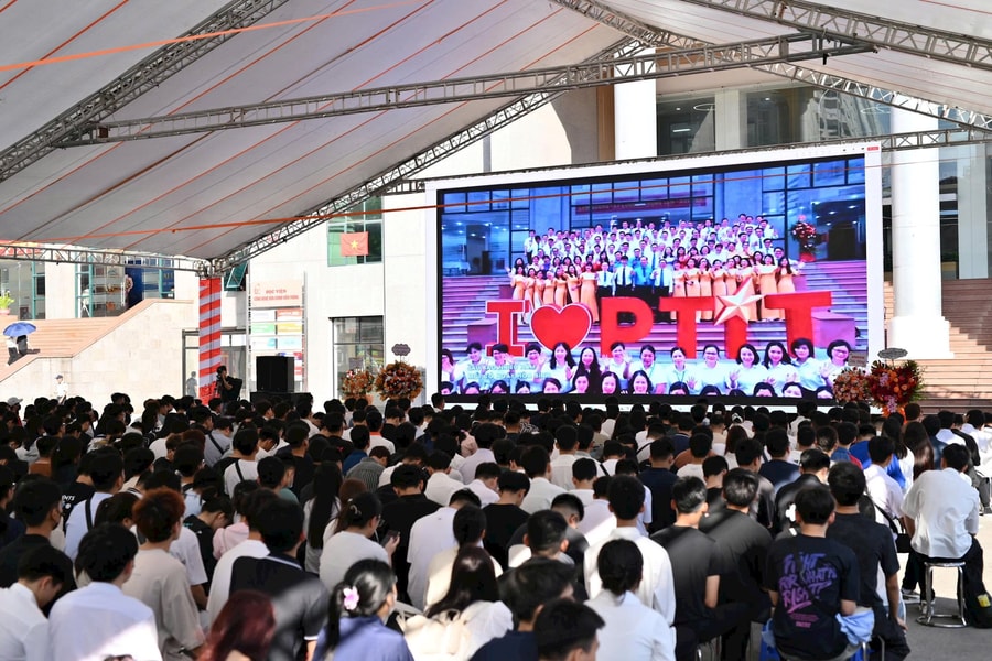 Gần 7.000 tân sinh viên nhập học Học viện Công nghệ BCVT năm học 2025 - 2026
