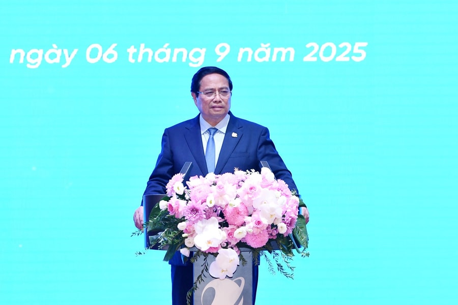 Thủ tướng Phạm Minh Chính: VNPT phải "nhìn xa trông rộng, nghĩ sâu, làm lớn"