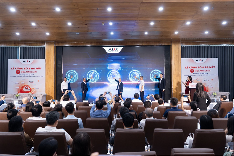 Nền tảng giúp phổ cập AI cho mọi tổ chức, hộ kinh doanh và gia đình