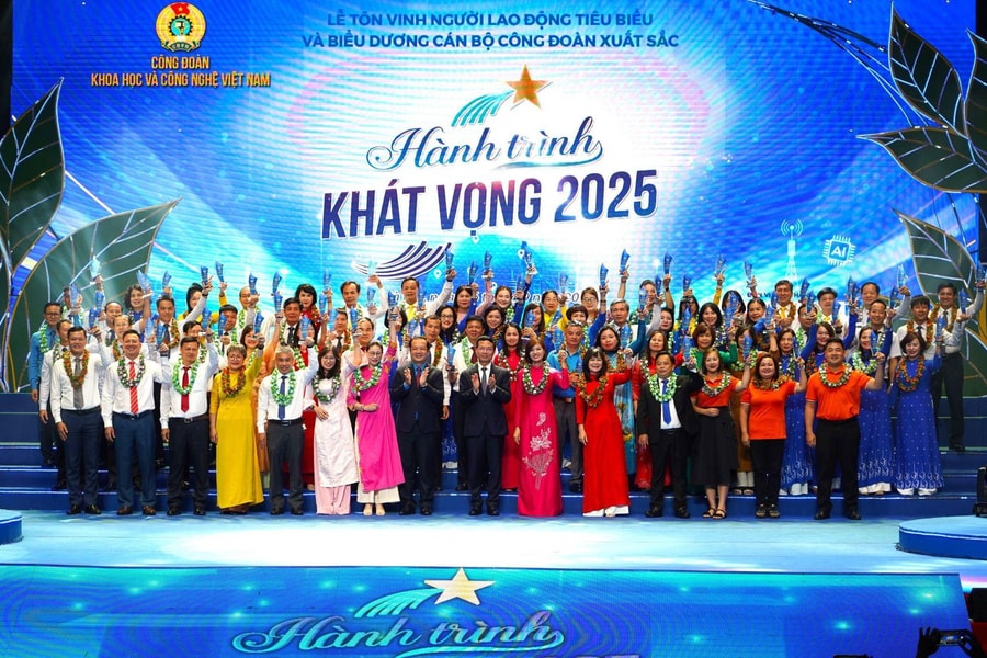 Tôn vinh người lao động tiêu biểu và cán bộ công đoàn xuất sắc ngành Khoa học và Công nghệ