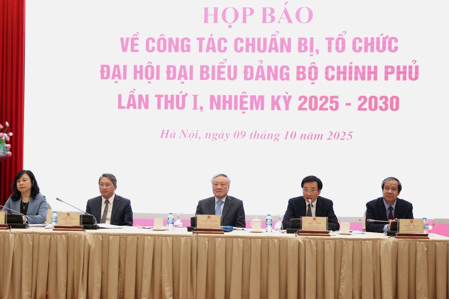 Đại hội đại biểu Đảng bộ Chính phủ lần thứ I thảo luận nhiều nội dung quan trọng trong lãnh đạo, chỉ đạo điều hành