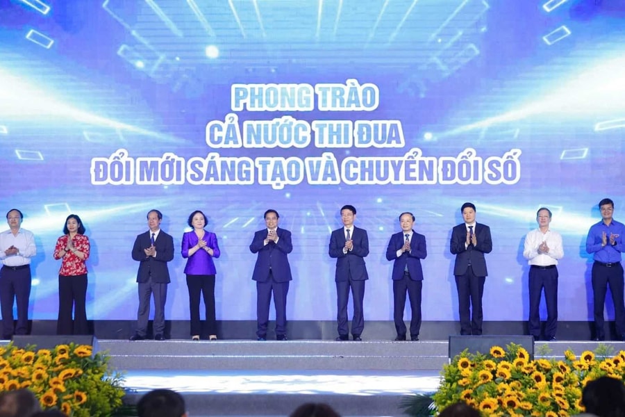 Thúc đẩy triển khai các giải pháp công nghệ phục vụ người dân, doanh nghiệp gắn với dữ liệu dân cư, định danh, xác thực điện tử