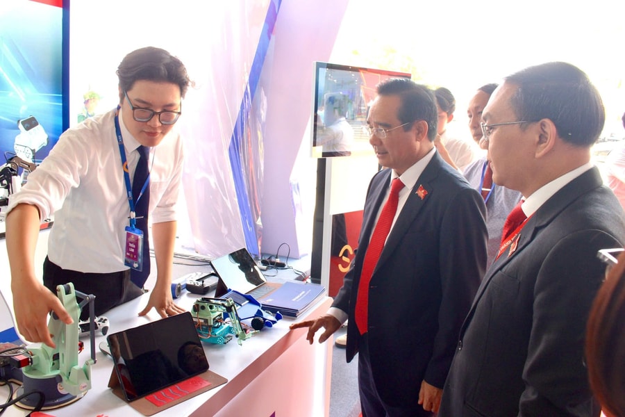 Trưng bày nhiều thành tựu khoa học, công nghệ chuyển đổi số và đổi mới sáng tạo tại TP Hồ Chí Minh