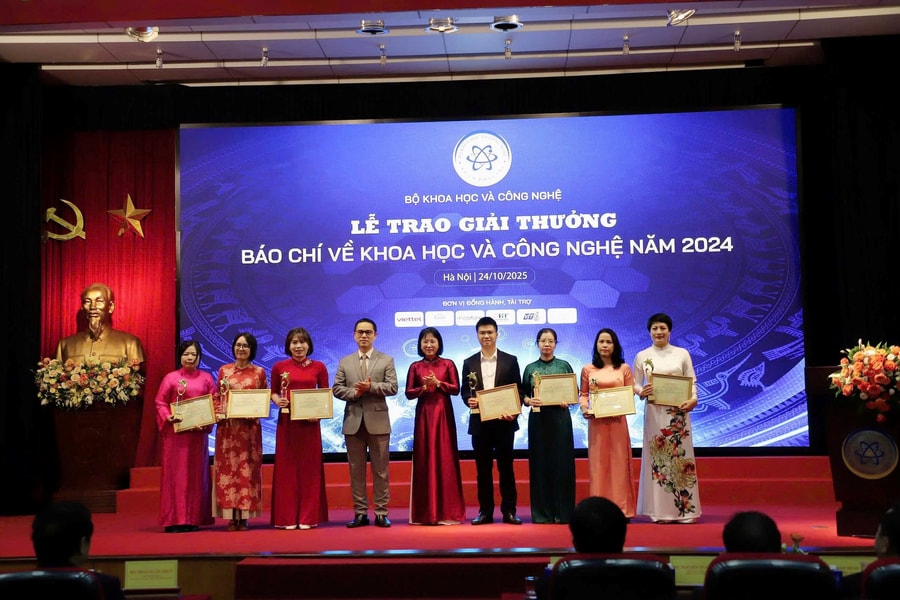 Tôn vinh những tác phẩm viết về khoa học, công nghệ và khát vọng đổi mới