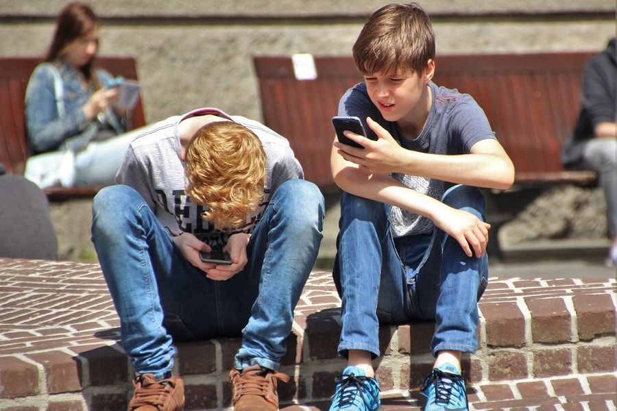 Đan Mạch tiến tới cấm trẻ em dưới 15 tuổi truy cập mạng xã hội