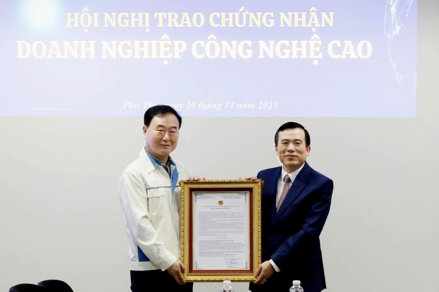 Trao giấy chứng nhận Doanh nghiệp công nghệ cao cho Công ty TNHH Công nghệ Namuga Phú Thọ