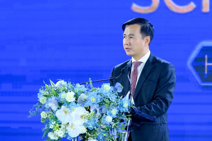 Việt Nam định hình tầm nhìn mới về AI: “Nhanh - An toàn - Nhân văn”