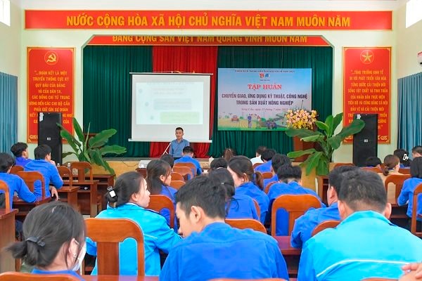 Tập huấn chuyển đổi số cho cán bộ cấp xã, nâng chất lượng phục vụ người dân trong xây dựng nông thôn mới