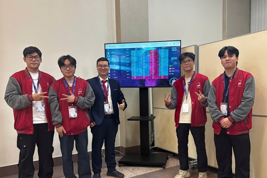 Đội tuyển An toàn thông tin PTIT vô địch cuộc thi M*CTF tại Moskva