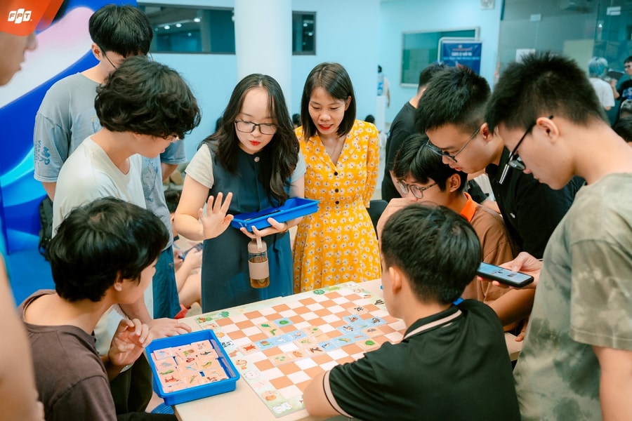 Hà Nội tăng cường bảo vệ trẻ em trên không gian mạng