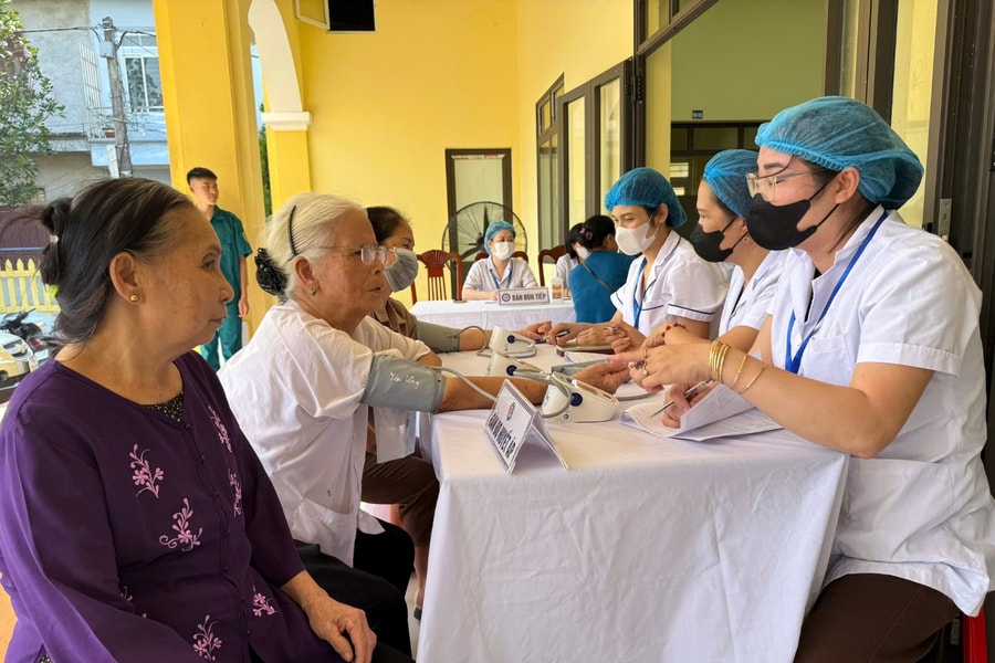 Y tế cơ sở vững vàng sau sáp nhập: Điểm tựa “gần dân, vì dân”