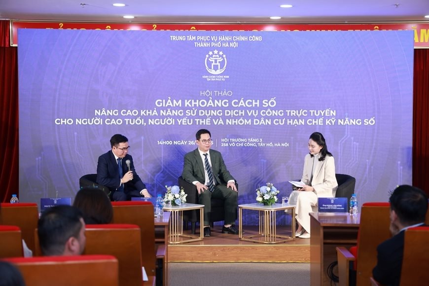 Hà Nội thu hẹp khoảng cách số để người yếu thế tiếp cận dịch vụ công