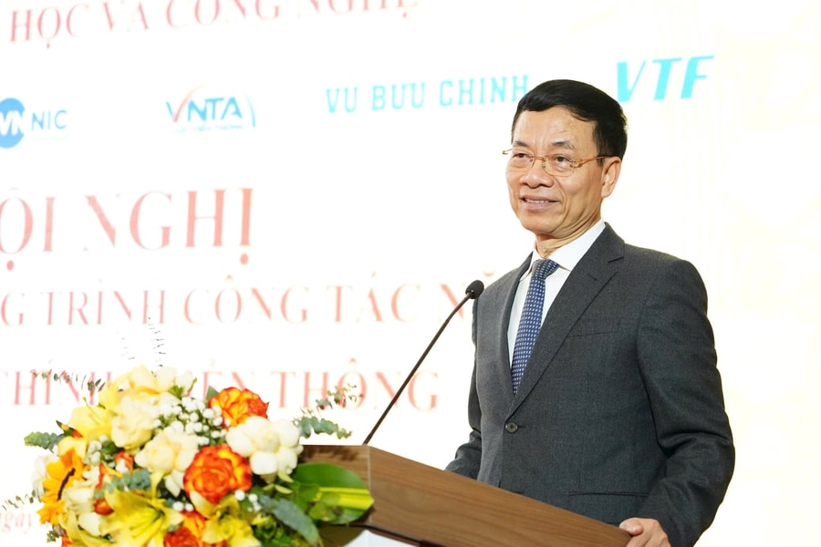 Minister Nguyen Manh Hung: Postal and Telecommunications sector begins to lead globally