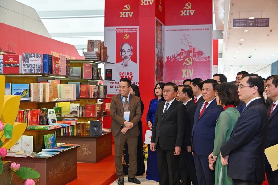 Tăng cường niềm tin của cán bộ, đảng viên và nhân dân với Đảng, Nhà nước và chế độ