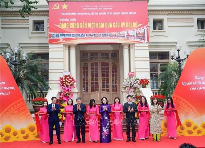 Trưng bày gần 800 tư liệu về "Đảng Cộng sản Việt Nam qua các kỳ Đại hội"