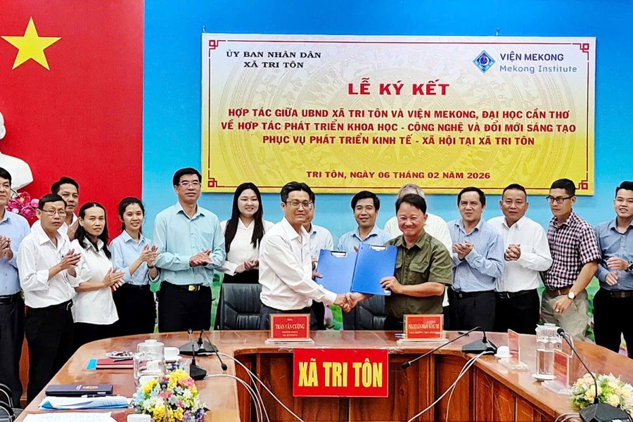 Viện Mekong (Đại học Cần Thơ) và xã Tri Tôn (tỉnh An Giang) tăng cường hợp tác ứng dụng công nghệ
