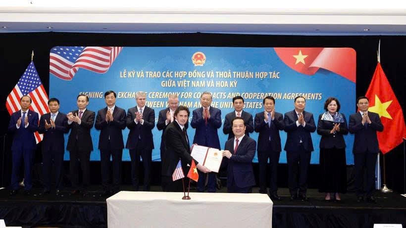 Bộ KH&CN trao giấy phép cung cấp dịch vụ viễn thông cho Starlink