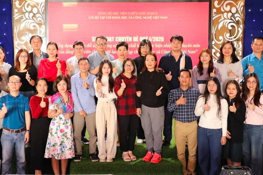 Chi bộ Tạp chí KH&CN Việt Nam sinh hoạt chuyên đề về ứng dụng chuyển đổi số và AI trong công việc