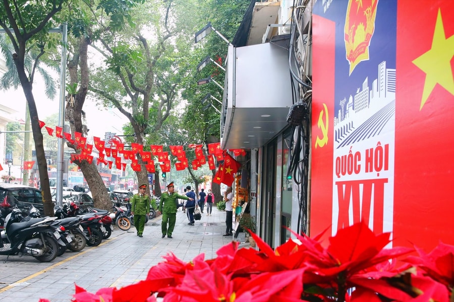 Bảo đảm an ninh bầu cử từ không gian mạng đến không gian thực