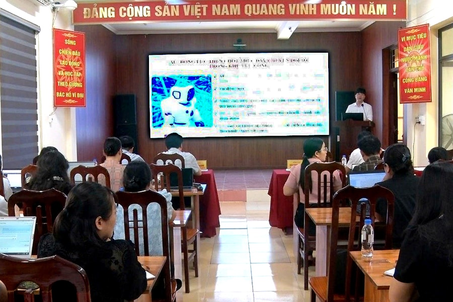 Tập huấn khai thác và ứng dụng trí tuệ nhân tạo trên địa bàn xã Liên Sơn