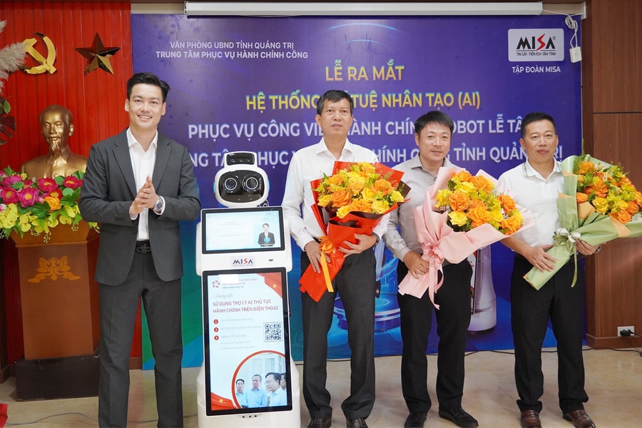 Quảng Trị thử nghiệm robot lễ tân phục vụ hành chính công