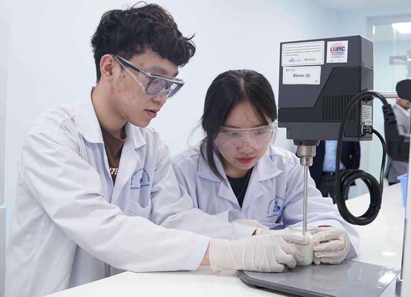 Trường Đại học Bách khoa TP. HCM dẫn đầu đào tạo STEM tài năng