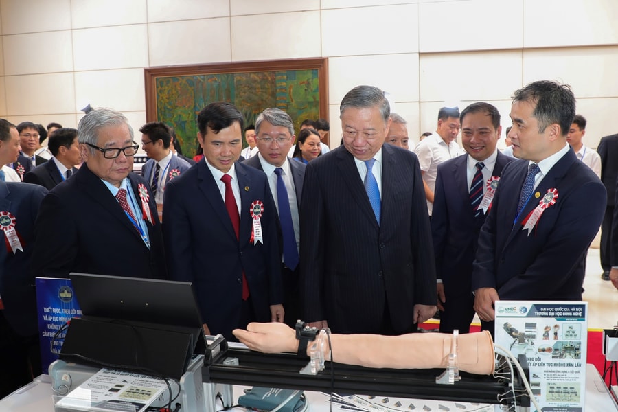 Tổng Bí thư, Chủ tịch nước Tô Lâm: Đại học Quốc gia Hà Nội vận hành theo mô hình ĐH đổi mới sáng tạo