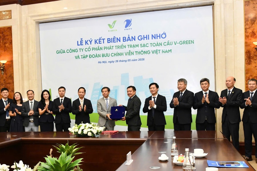 VNPT và V-Green hợp tác phát triển hạ tầng trạm sạc và tủ đổi pin
