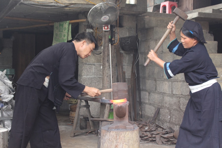Nâng cao năng lực khai thác nhãn hiệu chứng nhận cho sản phẩm rèn Phúc Sen, Cao Bằng