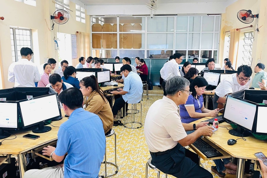 100% cán bộ, người lao động xã Trường Thành, TP. Cần Thơ học tập trên nền tảng “Bình dân học vụ số”