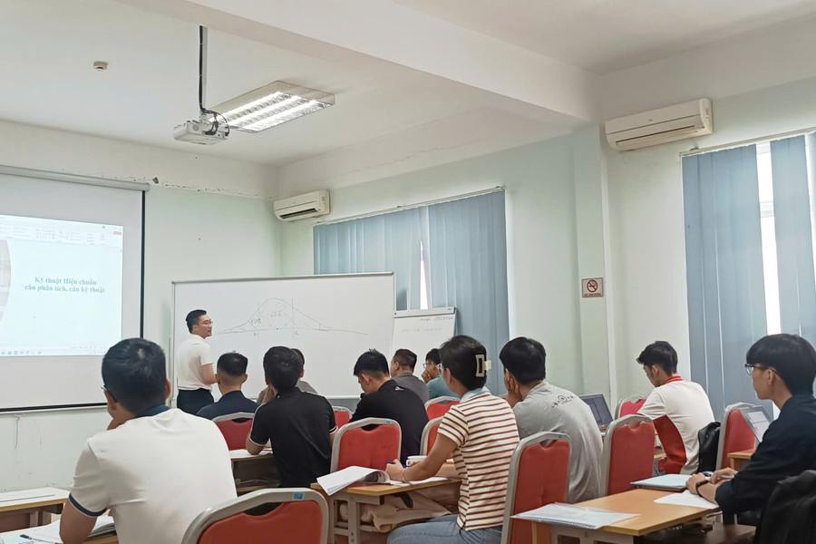 Viện Đo lường Việt Nam nâng cao năng lực cho đội ngũ thực hành hiệu chuẩn cân phân tích, cân kỹ thuật