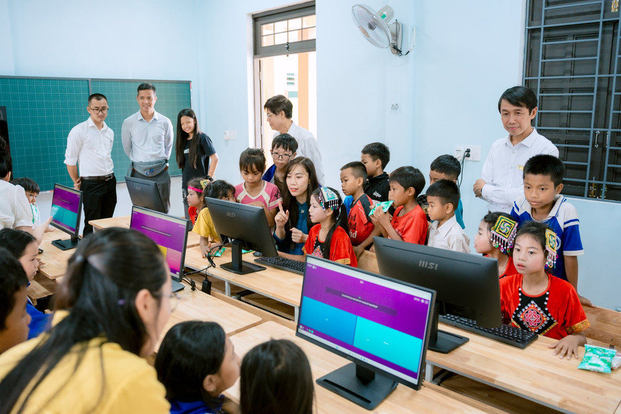 Bảo vệ trẻ em trong kỷ nguyên AI: Từ kiểm soát rủi ro đến trao quyền làm chủ công nghệ